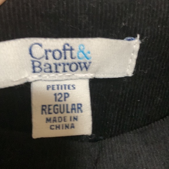 Women’s Croft and Barrow Size 12P black corduroy pants - Picture 2 of 3